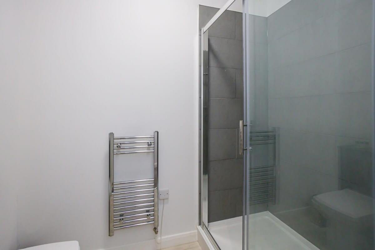 Contemporary 1 Bed Apartment Central Bolton Exterior foto