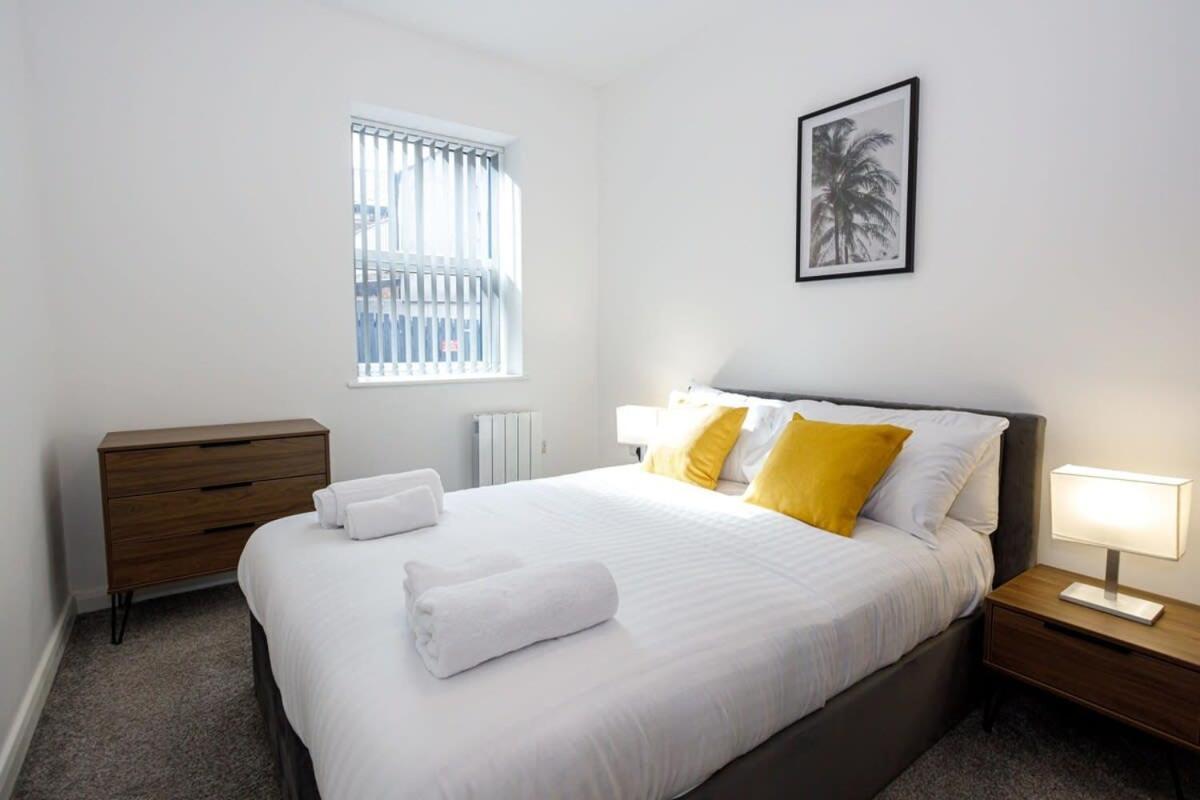 Contemporary 1 Bed Apartment Central Bolton Exterior foto